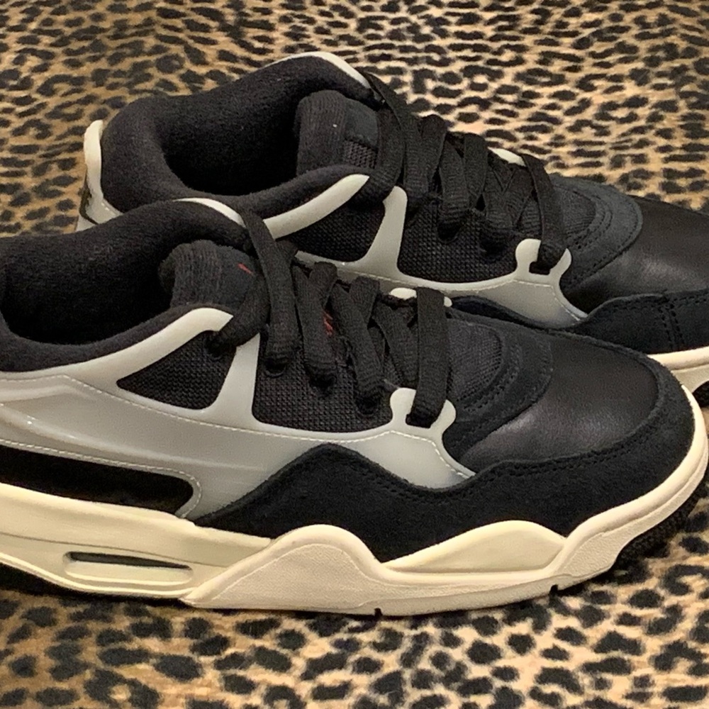 Jordan 4 RM